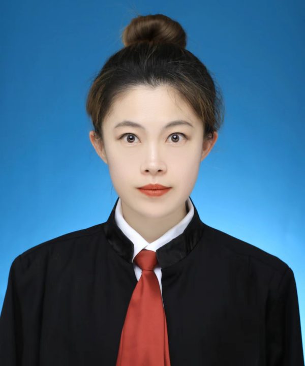 李雯